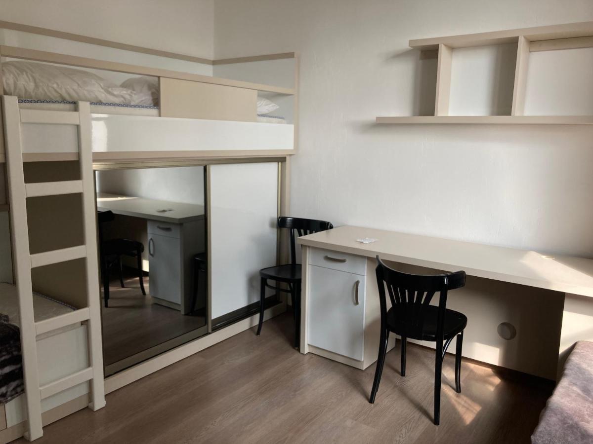 Kitchen Hostel *